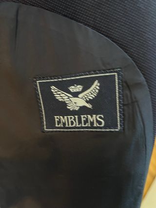 Traje Azul Marino Emblems