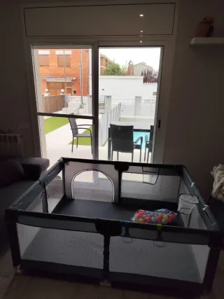 Parque infantil seguro para bebés