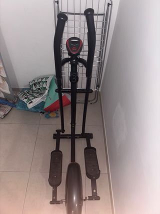 Bicicleta Elíptica Negra y Roja