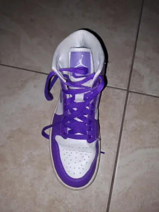Jordan 1 Mid Donna Tg 38.5 Viola/Bianche