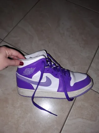 Jordan 1 Mid Donna Tg 38.5 Viola/Bianche