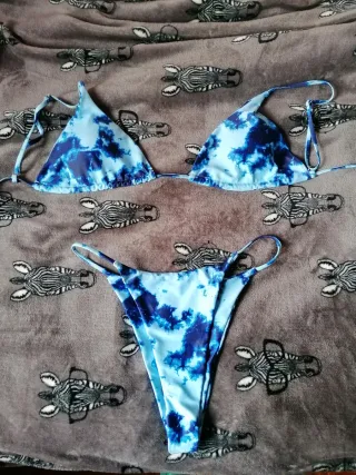 Bikini azul tie-dye