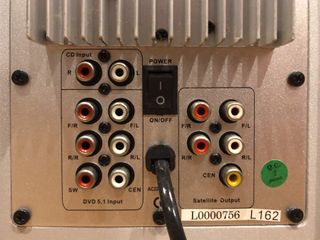 Subwoofer y Amplificador Airis 5.1