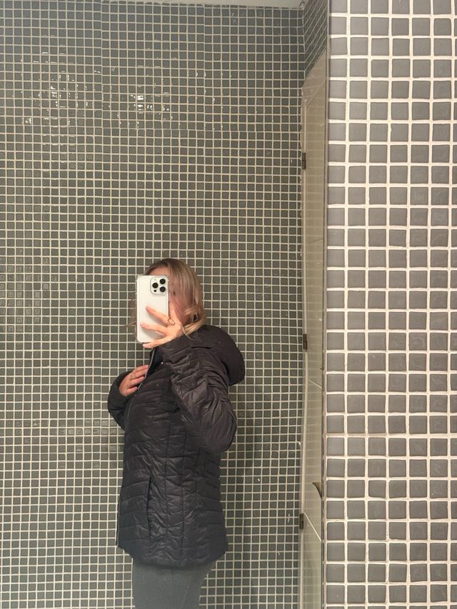 Chamarra impermeable negra