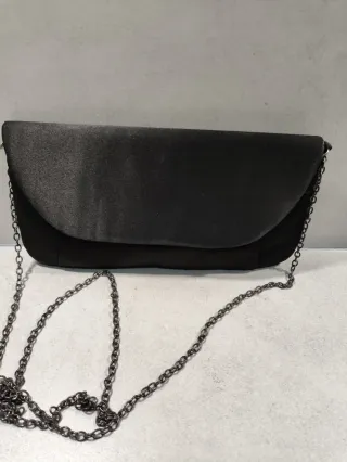 Bolso de raso negro