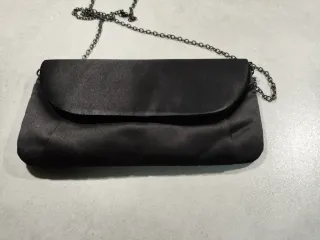 Bolso de raso negro