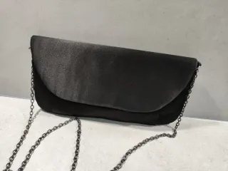 Bolso de raso negro