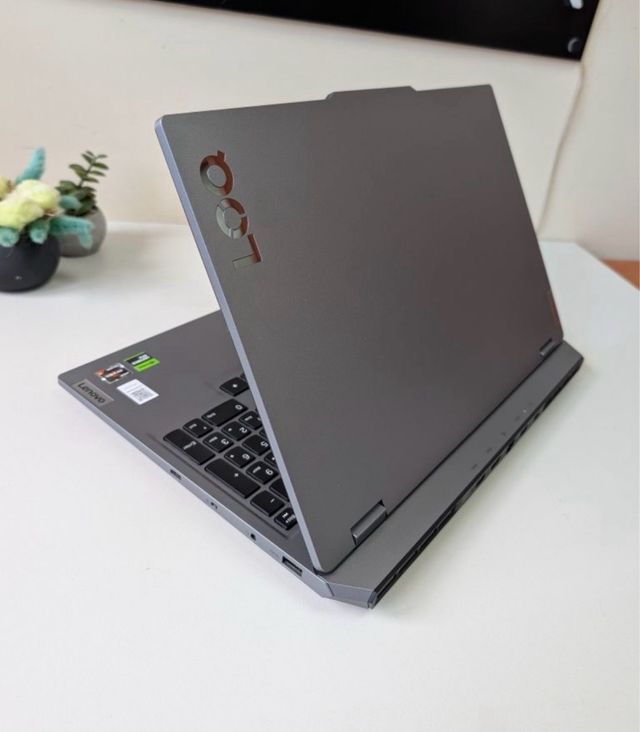 Portátil gaming Lenovo LOQ 24gb RAM