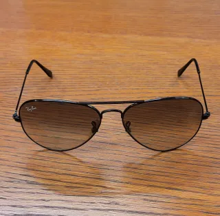 Occhiali da sole Ray-Ban Aviator neri