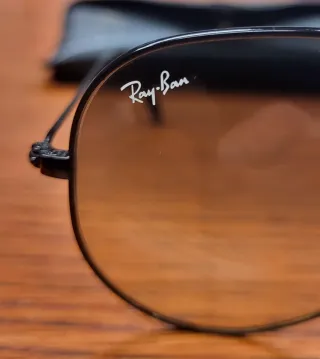 Occhiali da sole Ray-Ban Aviator neri