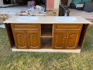 Mueble de baño doble lavabo madera y piedra
