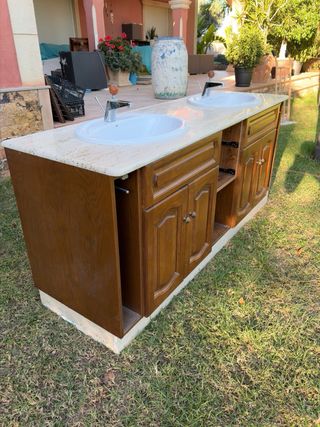 Mueble de baño doble lavabo madera y piedra