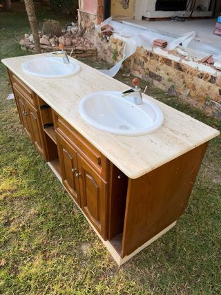 Mueble de baño doble lavabo madera y piedra