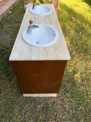 Mueble de baño doble lavabo madera y piedra