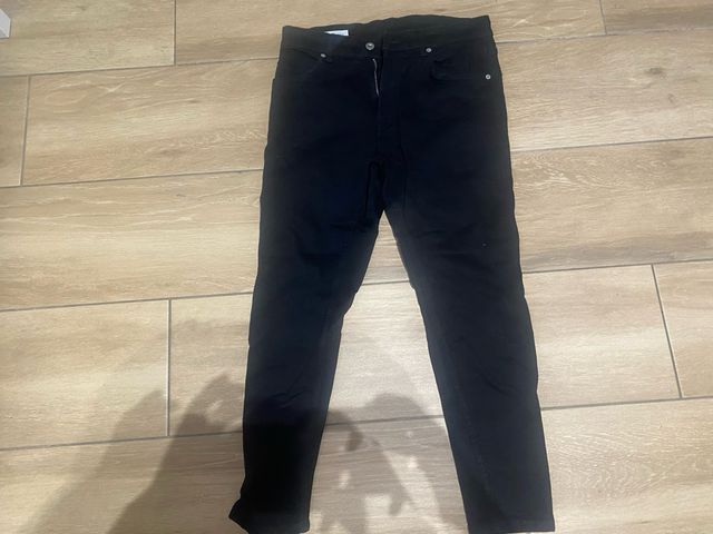 Pantalones negros ajustados
