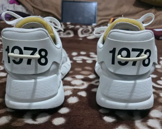 Zapatillas Diesel Blancas y Grises