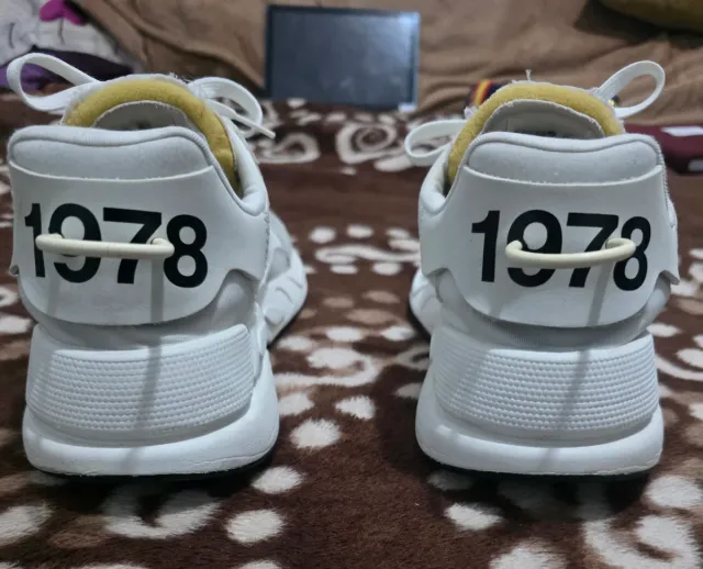 Zapatillas Diesel Blancas y Grises