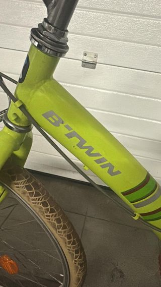 Bicicleta B-twin verde