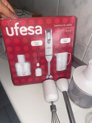 Batidora de mano Ufesa con accesorios