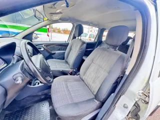 4X4 Dacia Duster 1.6i gasolina de 110cv . Vehículo