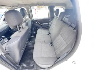 4X4 Dacia Duster 1.6i gasolina de 110cv . Vehículo