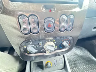 4X4 Dacia Duster 1.6i gasolina de 110cv . Vehículo