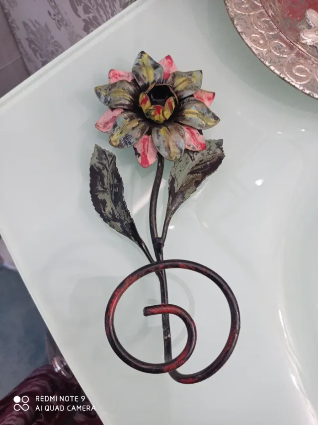Appendino fiore in ferro battuto