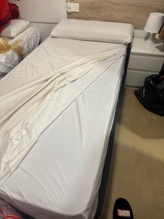 Cama individual blanca