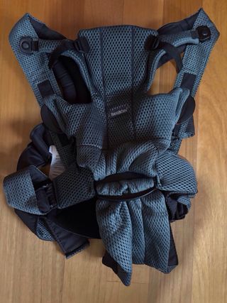 Mochila Portabebés BabyBjörn verde grisáceo