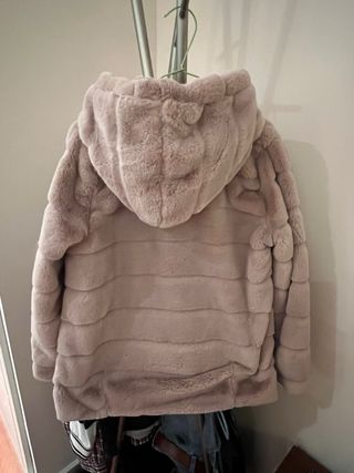Chaquetón pelo sintético rosa