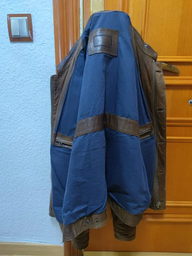 Chaqueta de piel Massimo Dutti marrón