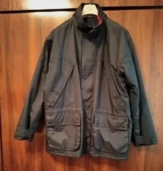 Chaqueta verde estilo parka