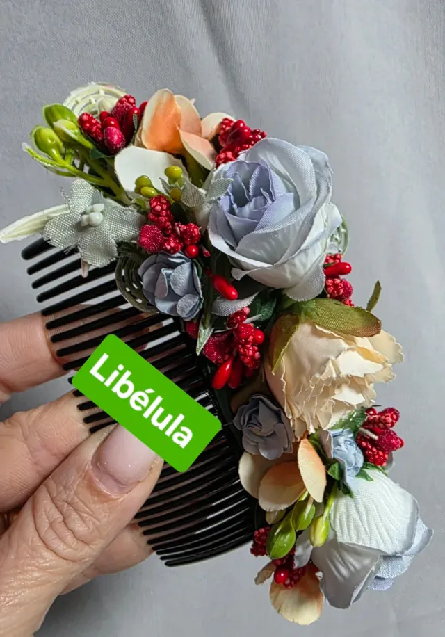 Peineta Huertana Flores y Perlas