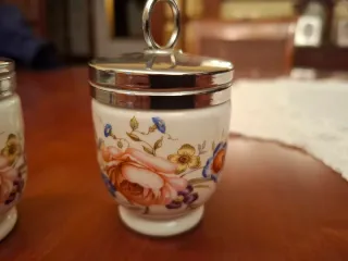 Coppia di antichi uova cotte