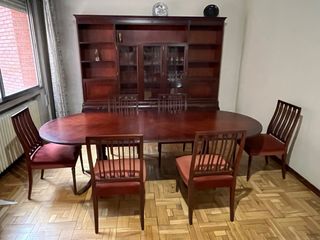 Mesa de comedor ovalada y 6 sillas