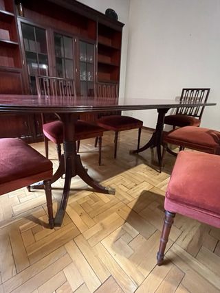 Mesa de comedor ovalada y 6 sillas