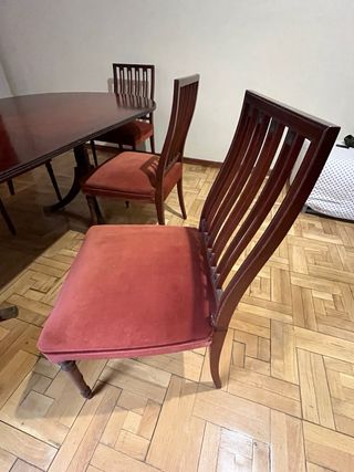 Mesa de comedor ovalada y 6 sillas