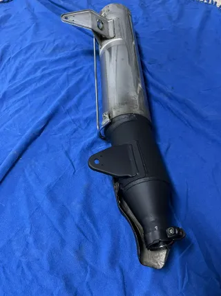 Escape Honda Africa Twin XRV750