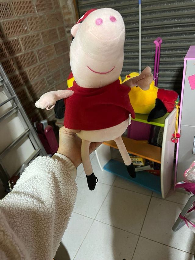 Peluche Peppa Pig con cappellino