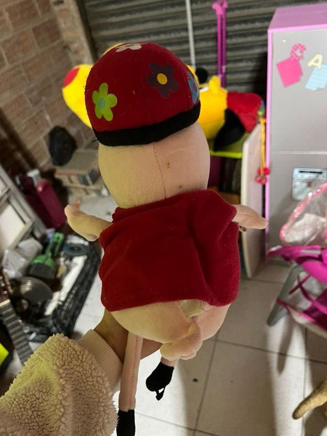 Peluche Peppa Pig con cappellino