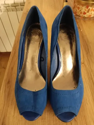 Zapatos de tacón azul peep toe
