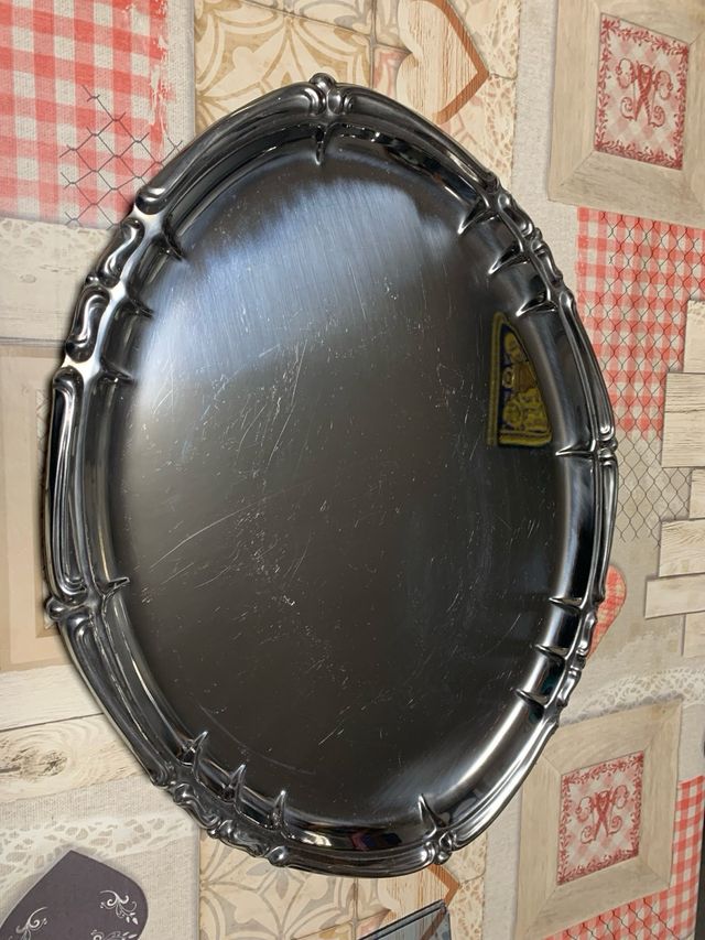 Vassoi e portatovaglioli in metallo