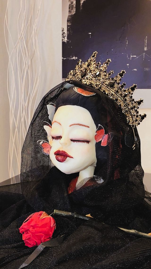 Corona gótica Dark Empress dorada y negra Ed.Limit