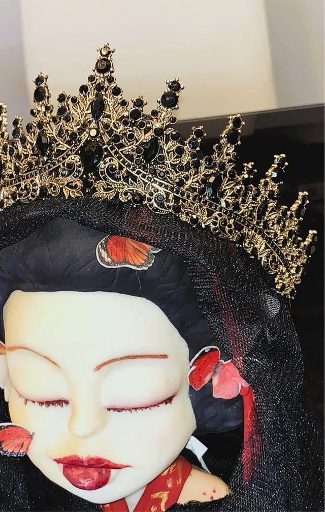 Corona gótica Dark Empress dorada y negra Ed.Limit