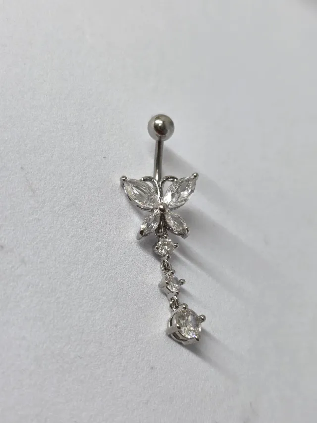 Piercing mariposa con circonitas