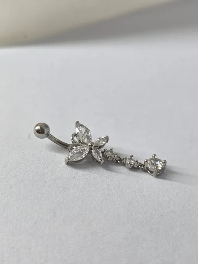 Piercing mariposa con circonitas