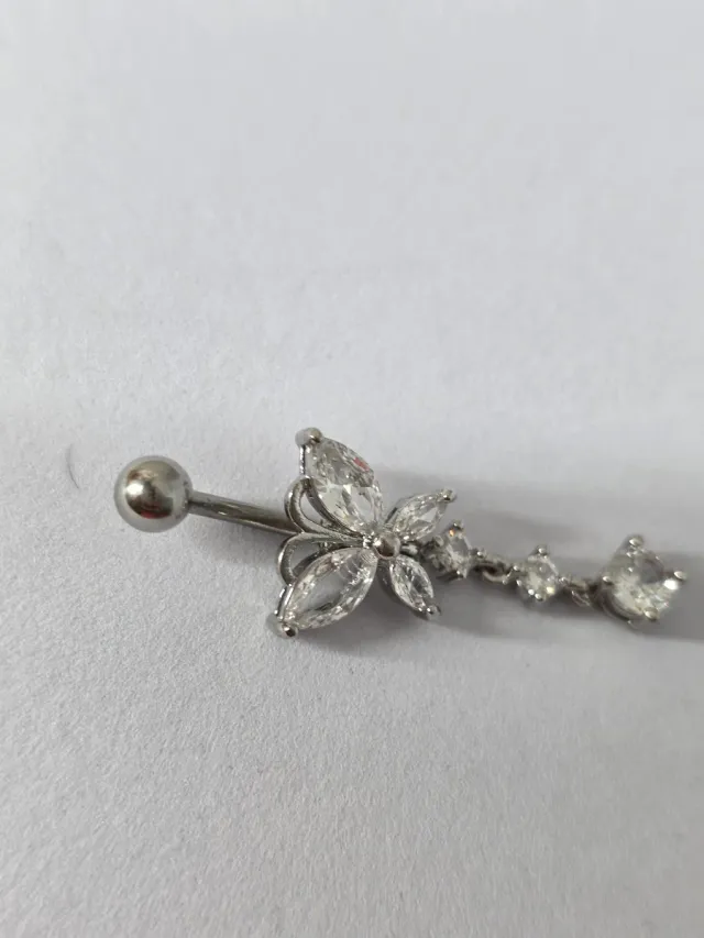 Piercing mariposa con circonitas