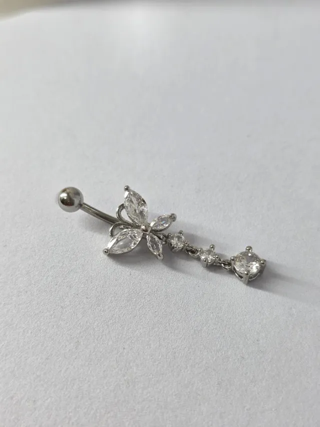 Piercing mariposa con circonitas