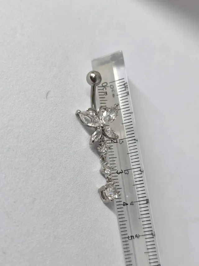 Piercing mariposa con circonitas