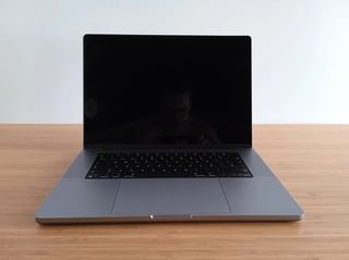 MacBook Pro 16 Chip M1 Pro – 16 núcleos GPU - 16GB